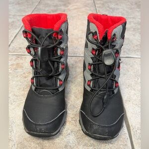 Kids Merrell Black and Red Winter fleece Boots size 13